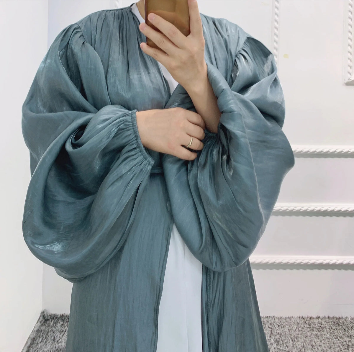 عباية عيد مفتوحة بمقاسات كبيرة مع حزام وأكمام ناعمة وفستان إسلامي
