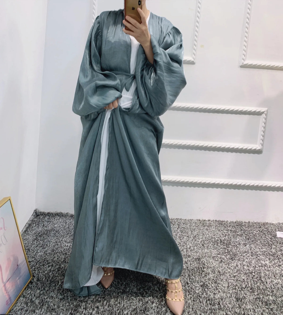 عباية عيد مفتوحة بمقاسات كبيرة مع حزام وأكمام ناعمة وفستان إسلامي