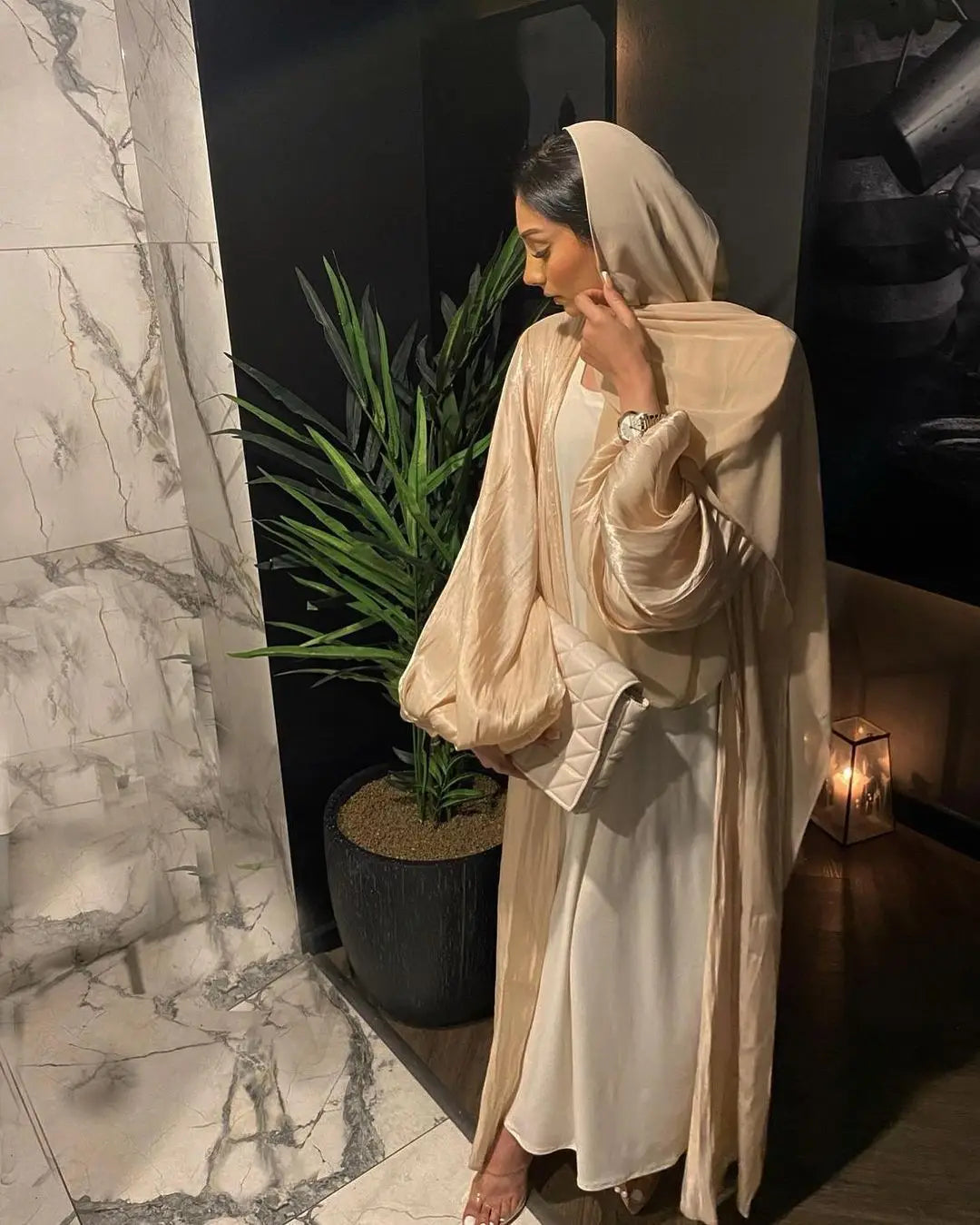 عباية عيد مفتوحة بمقاسات كبيرة مع حزام وأكمام ناعمة وفستان إسلامي