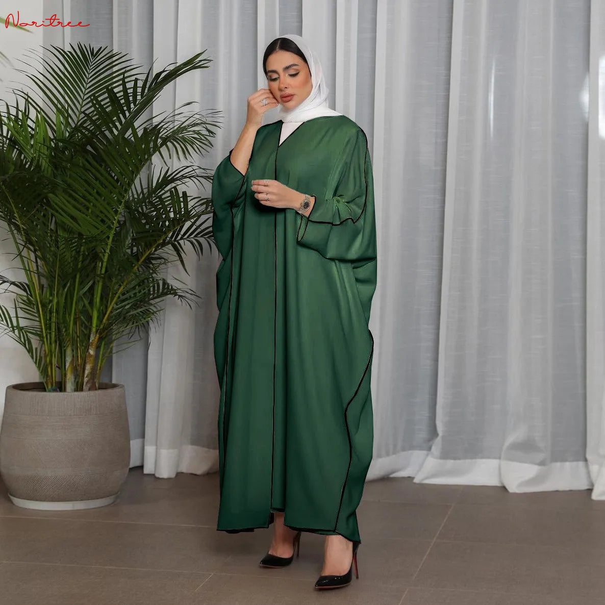 عبايات واسعة وطويلة مع حزام