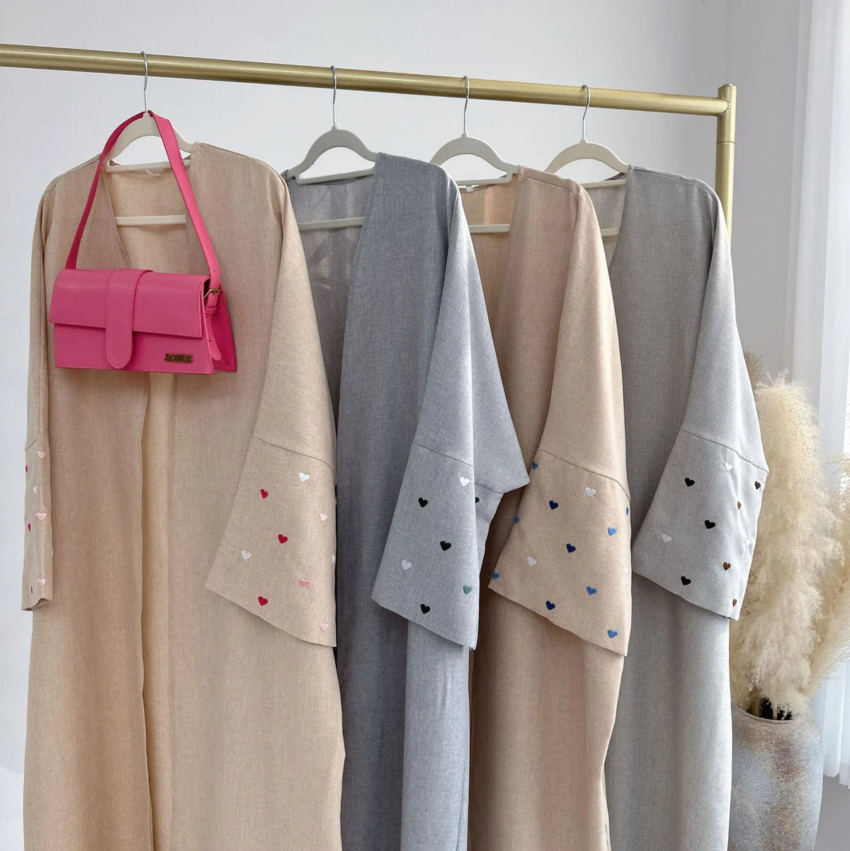 عباية كيمونو مفتوحة مطرزة على الطراز الشرق أوسطي الأنيق