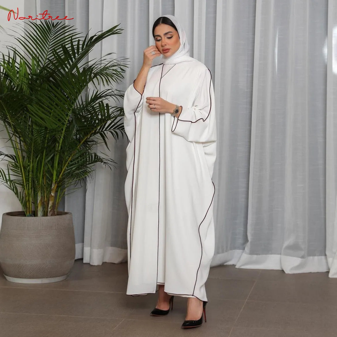 عبايات واسعة وطويلة مع حزام