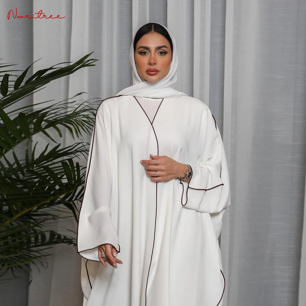 عبايات واسعة وطويلة مع حزام