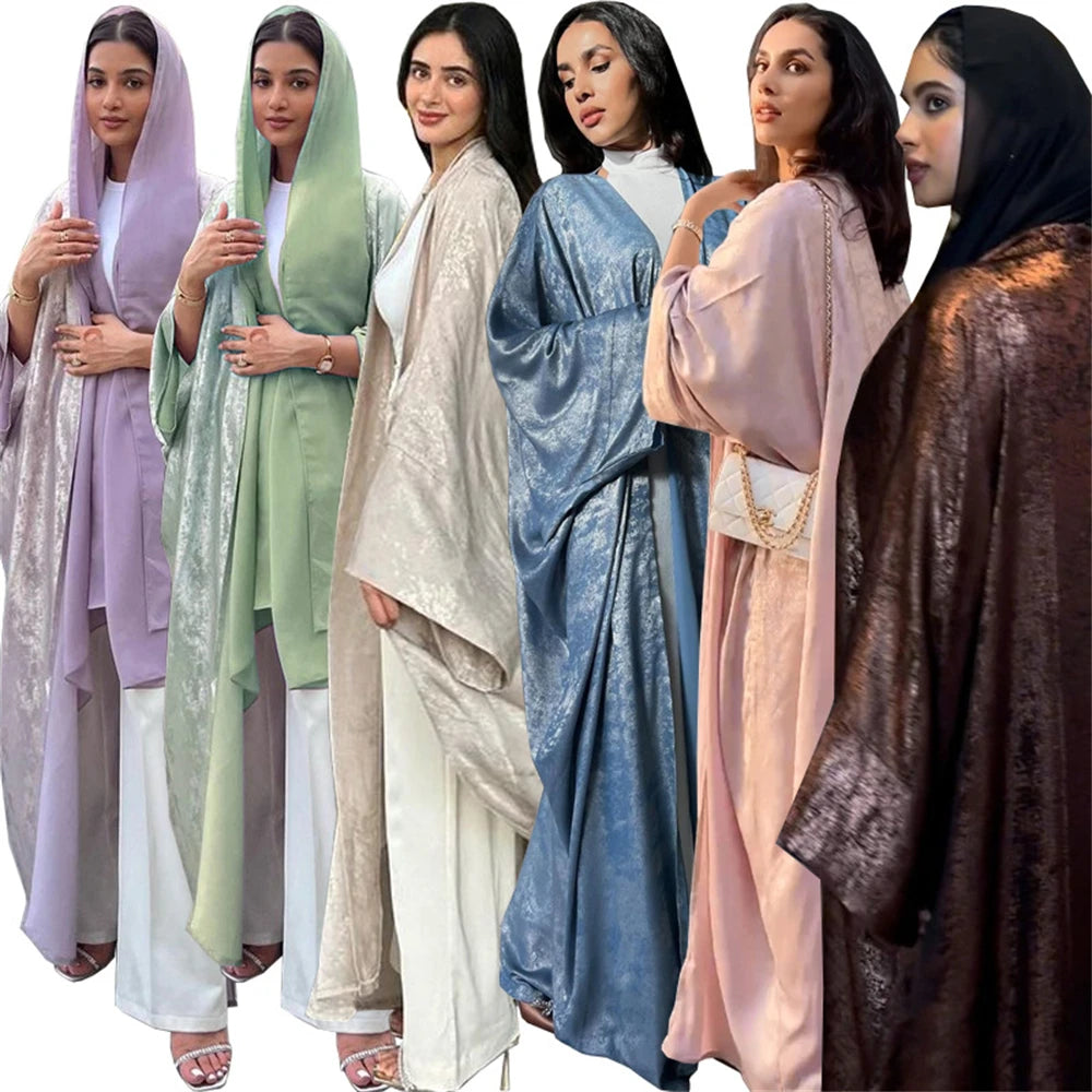 عباية كيمونو مفتوحة من الساتان اللامع بتصميم جناح الخفاش