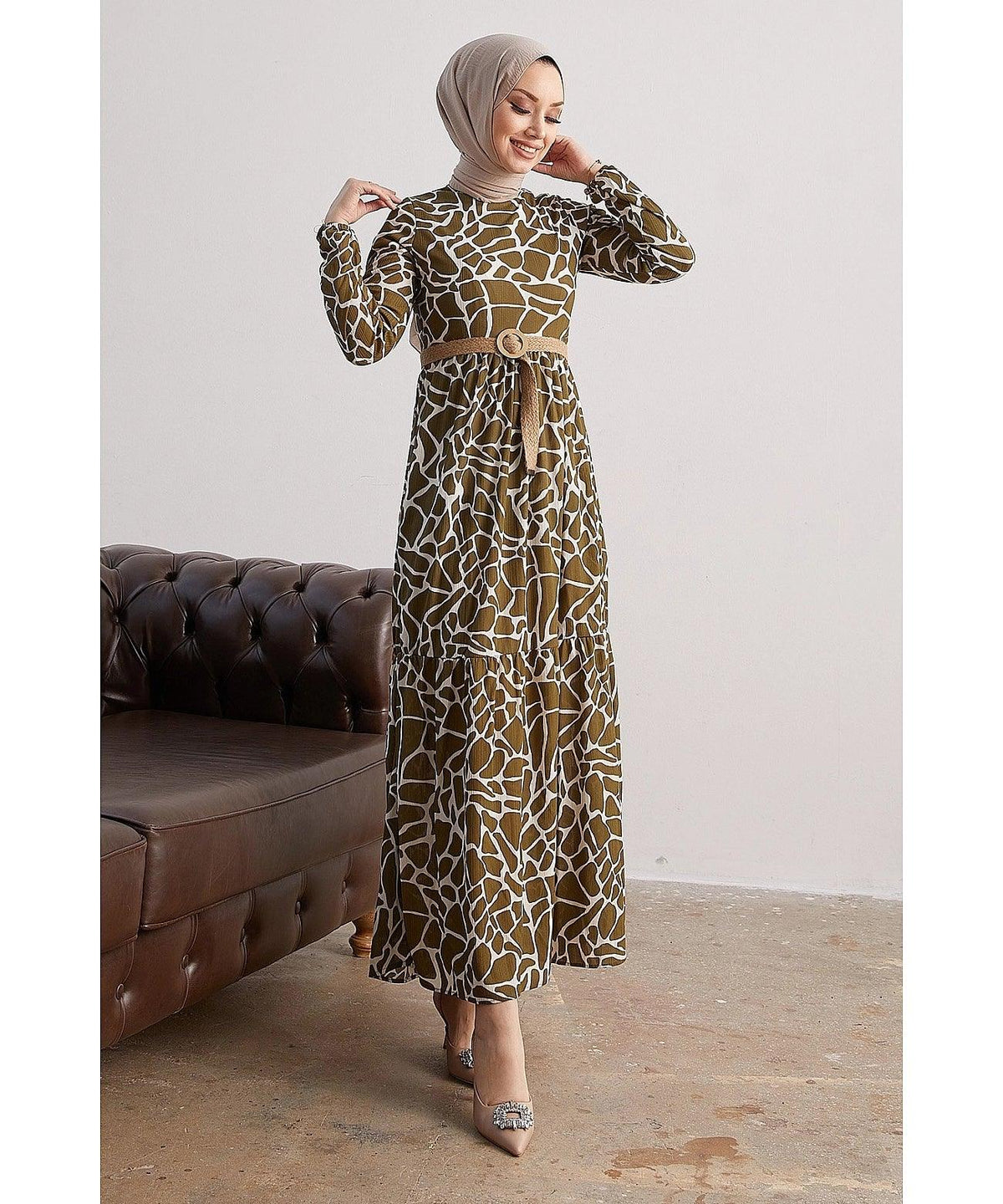Stone Patterned Abaya Dress with Straw Belt for  Fasion
