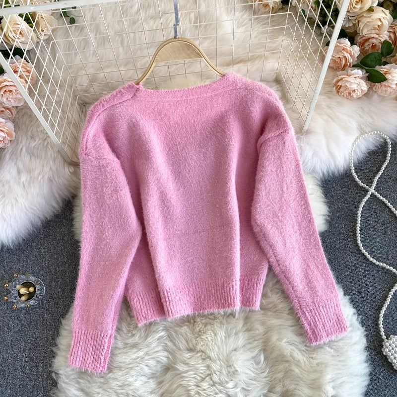 women's knitted soft and waxy sweater