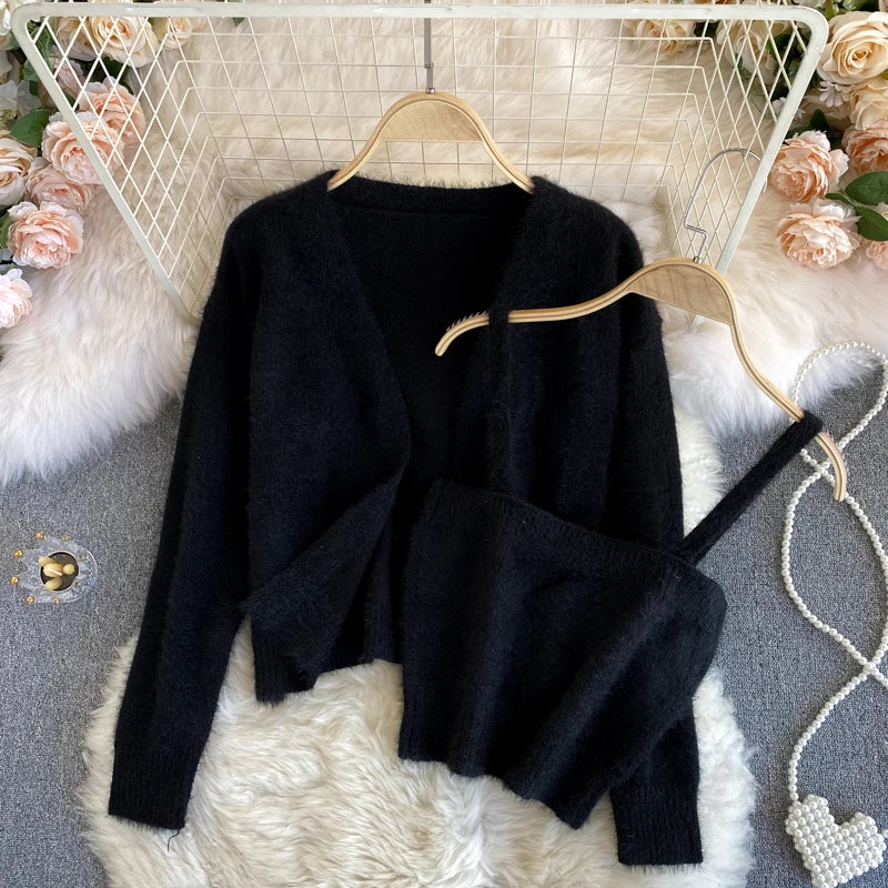 women's knitted soft and waxy sweater