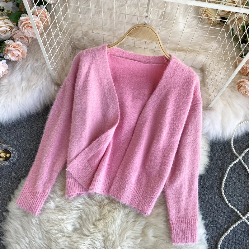 women's knitted soft and waxy sweater