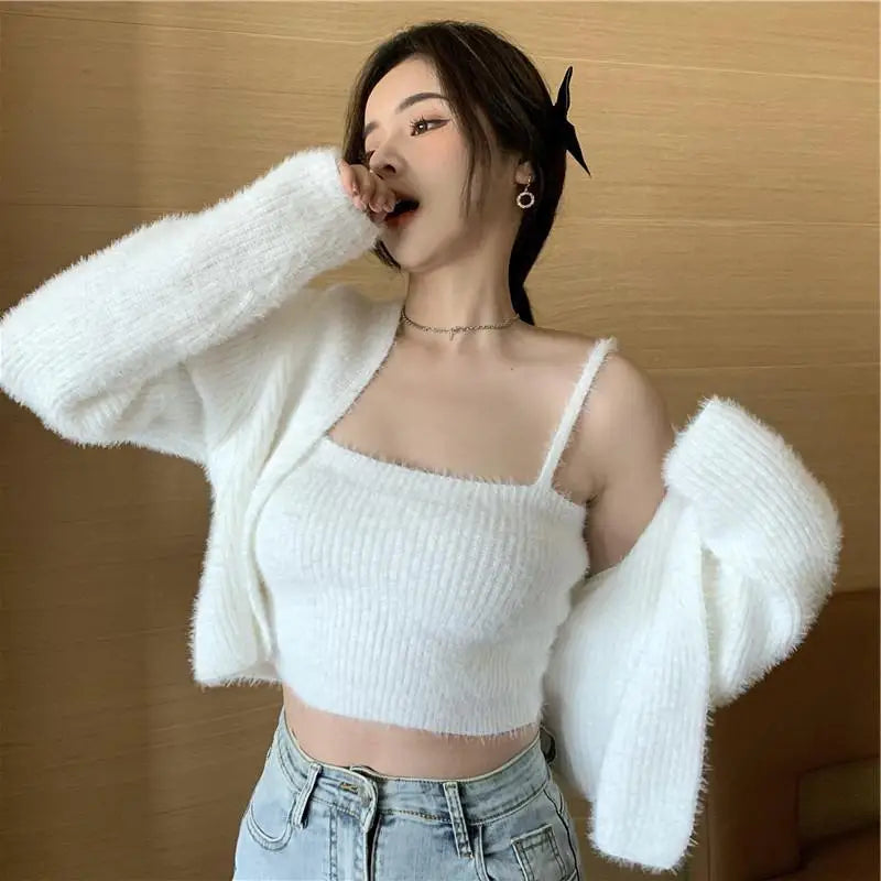 women's knitted soft and waxy sweater