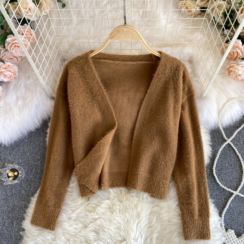 women's knitted soft and waxy sweater