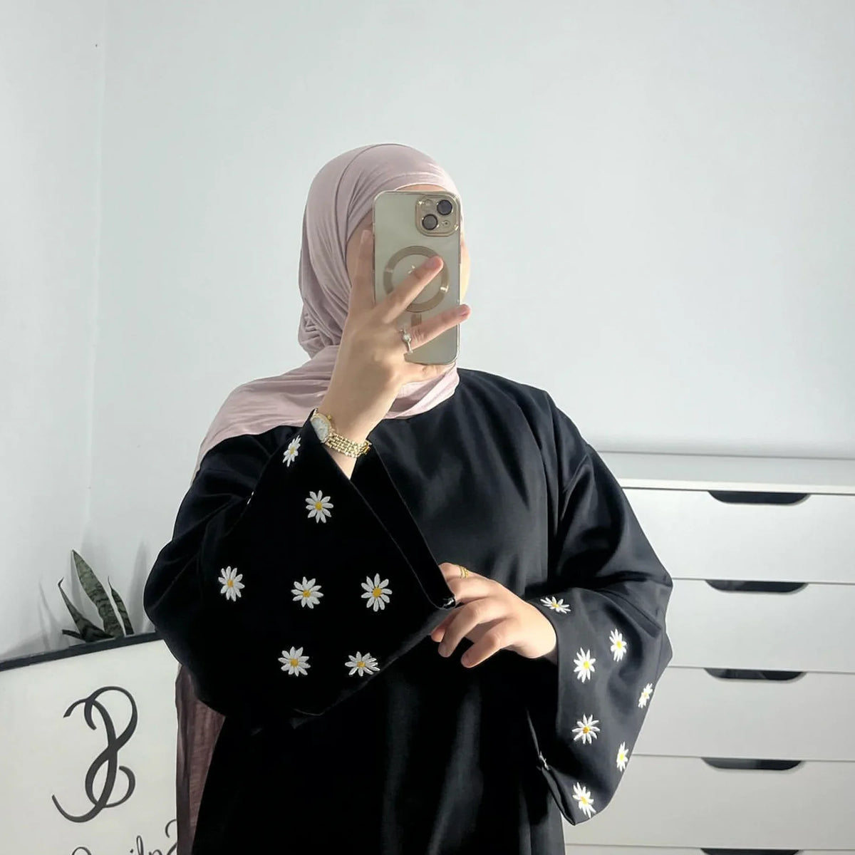 Small Daisy Embroidery  Abayas