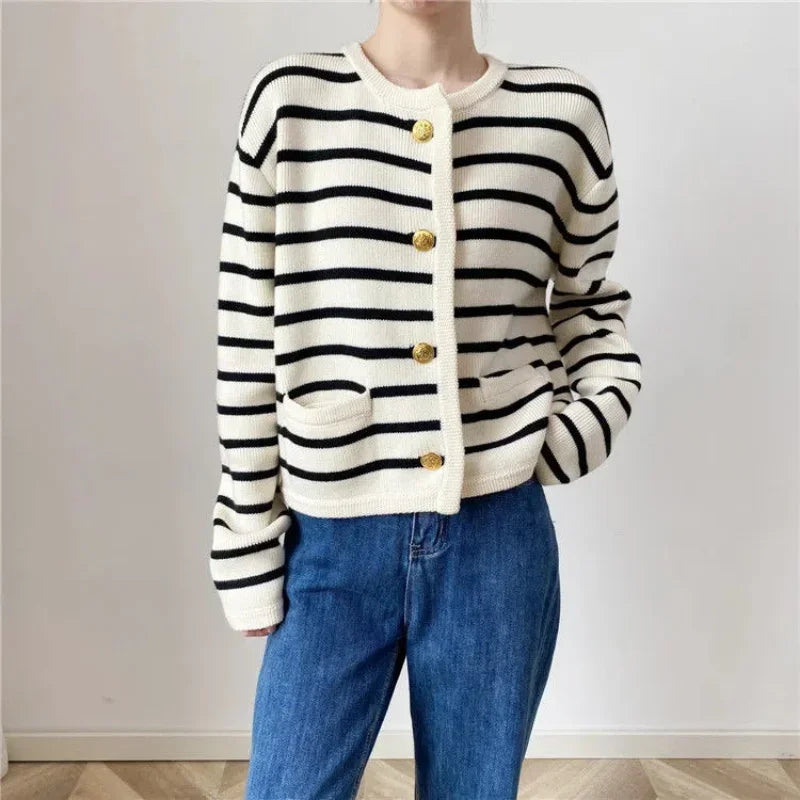 Row metal buckle striped knitted pocket sweater