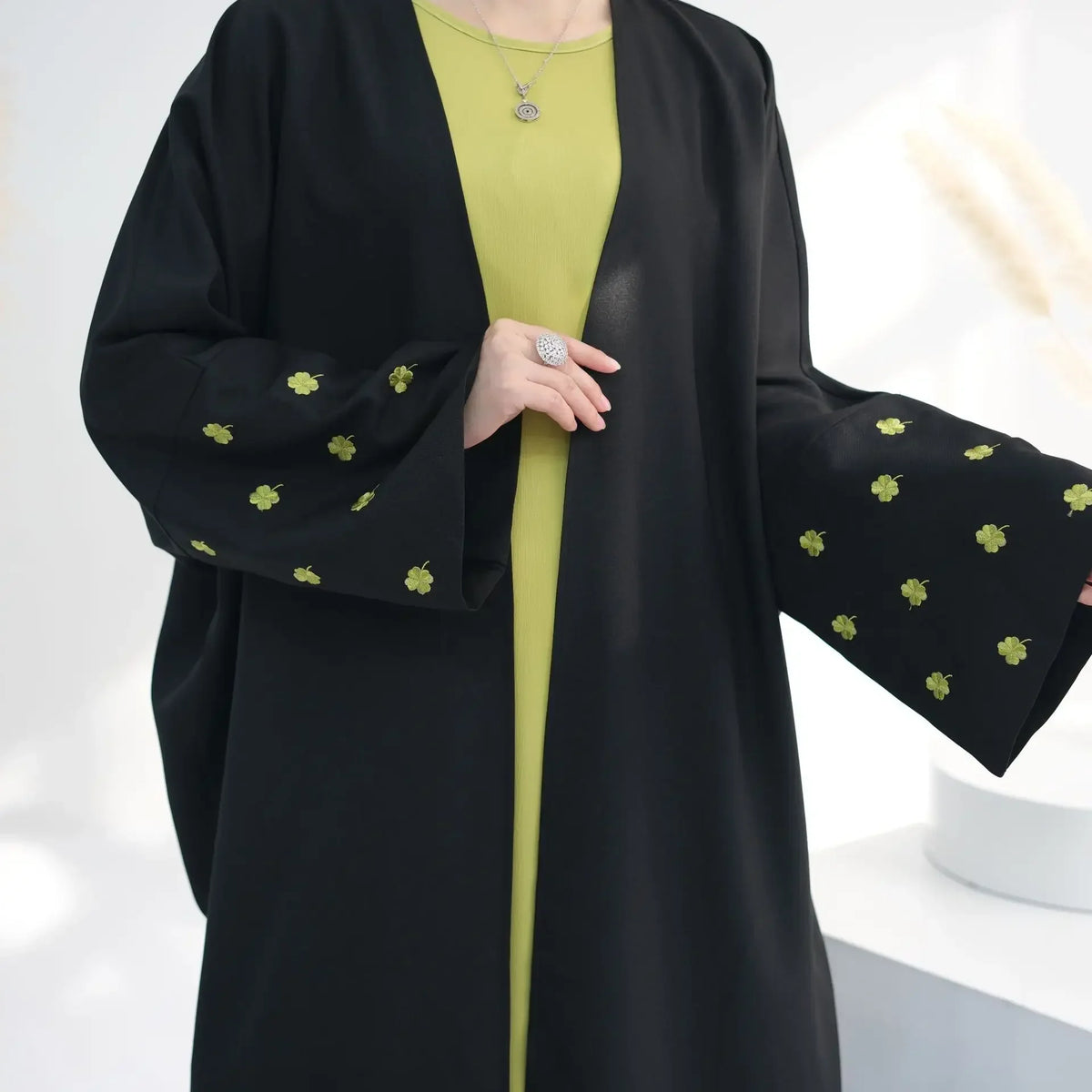 Elegant Clover Embroidery Loose Robe Kimono Abaya