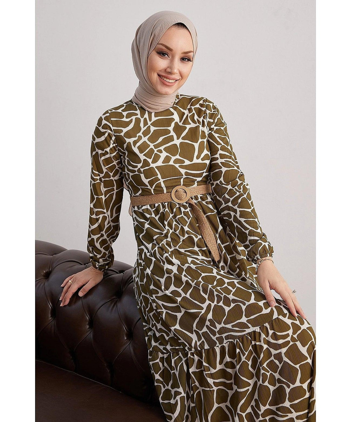 Stone Patterned Abaya Dress with Straw Belt for Muslim Fasion